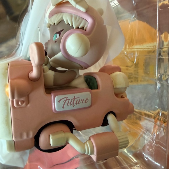 Skullpanda Discontinued Laid back Tomorrow series. “Catch the Moment” Rare. - Picture 7 of 9